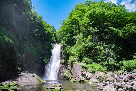 【2026年版】仙台・秋保温泉で癒しデート｜渓谷と滝をめぐって牛タン・ずんだも満喫する通年コース＆ふたりの夜の過ごし方